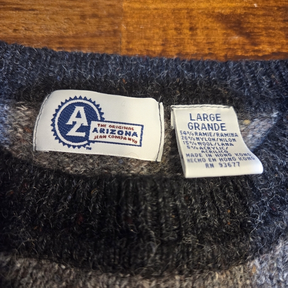 Vintage Men's Gray and Black Sweater with Snowflake Pattern Large - Picture 2 of 7